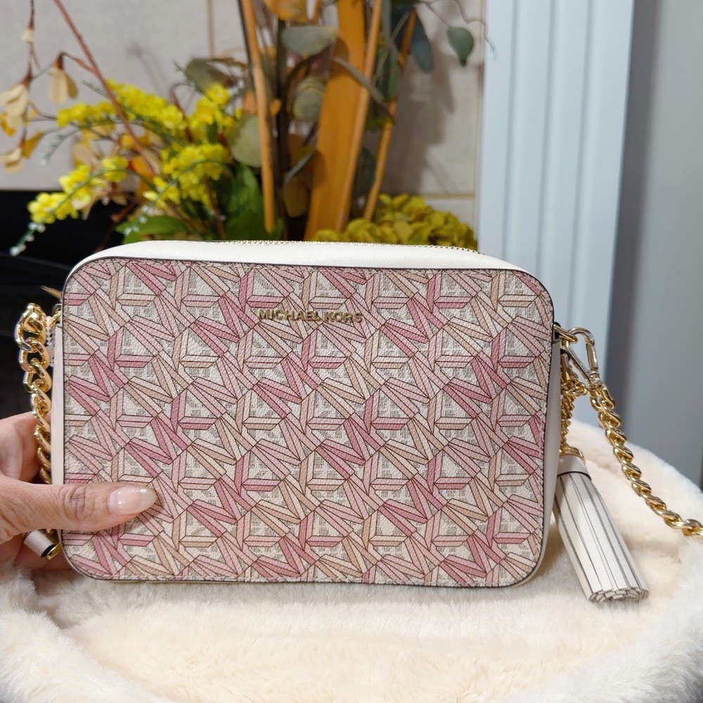 MICHAEL Michael Kors Jet Set Graphic Logo Camera Crossbody Bag In Pink/Beige - Picture 8 of 9